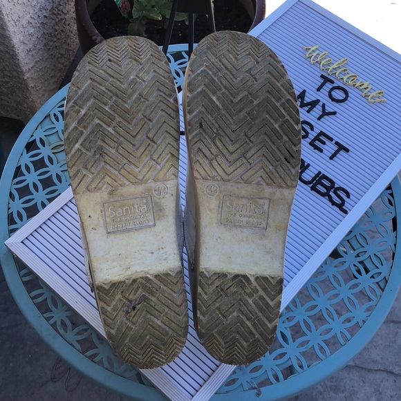 Sanita White Patent Leather Nurse Clogs - Picture 6 of 8